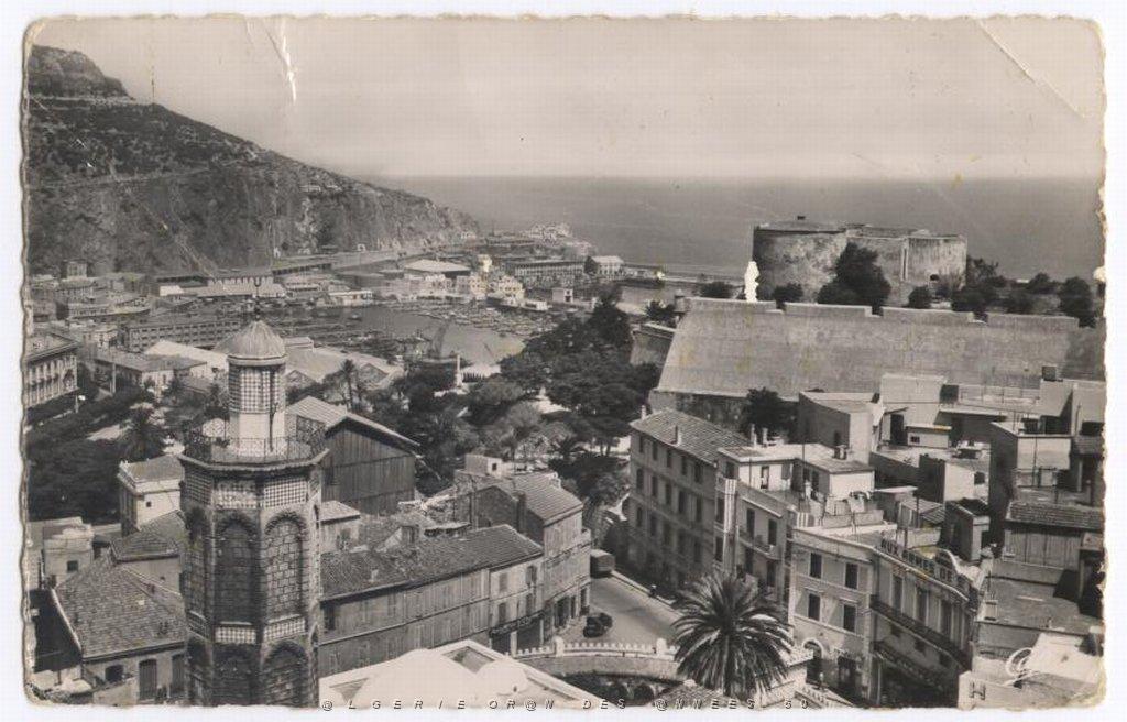 ORAN VUE SUR LE PORT DE PECHE ET DE PLAISANCE.JPG